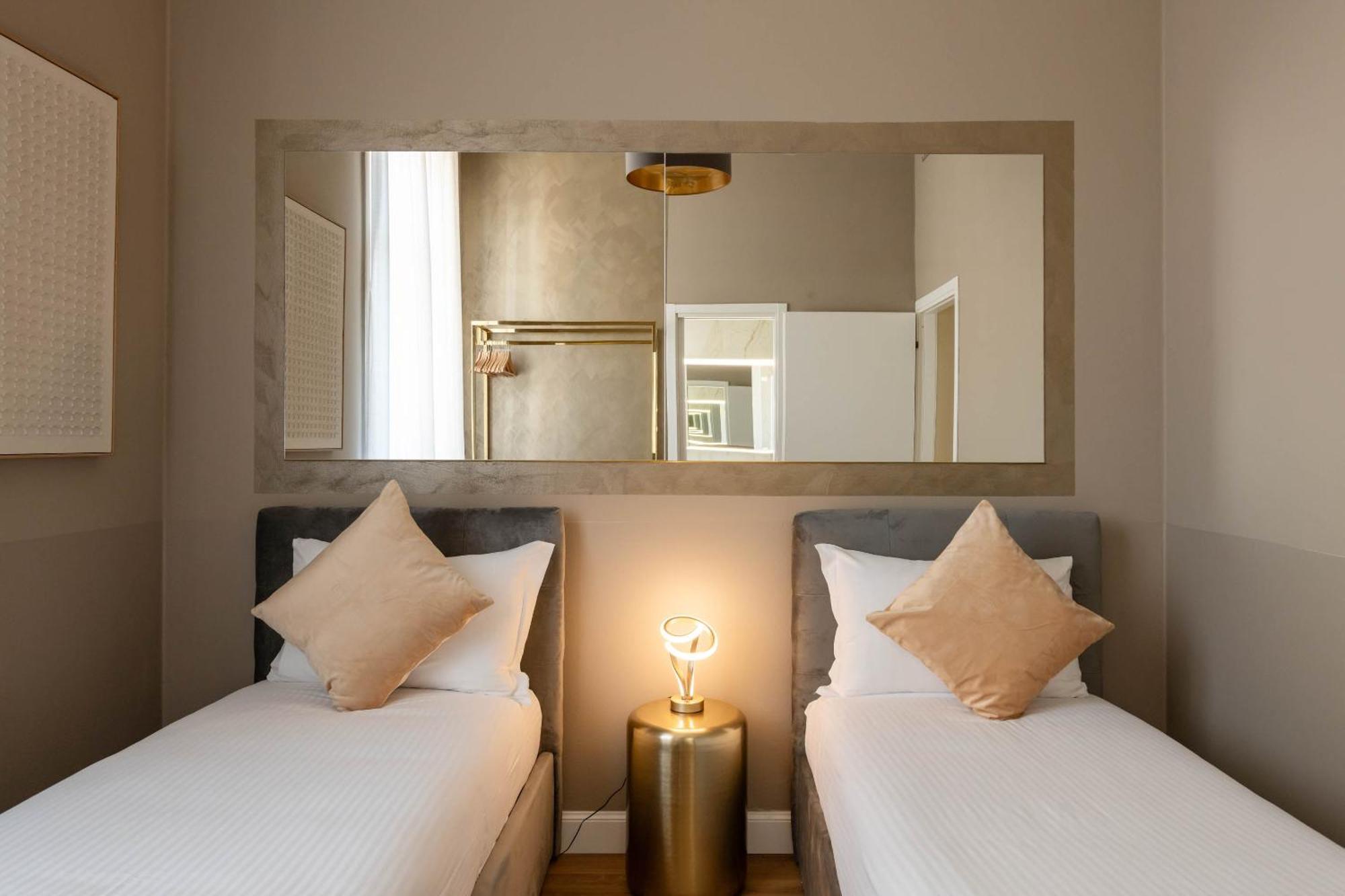 Heart Milan Apartments Duomo Missori ภายนอก รูปภาพ