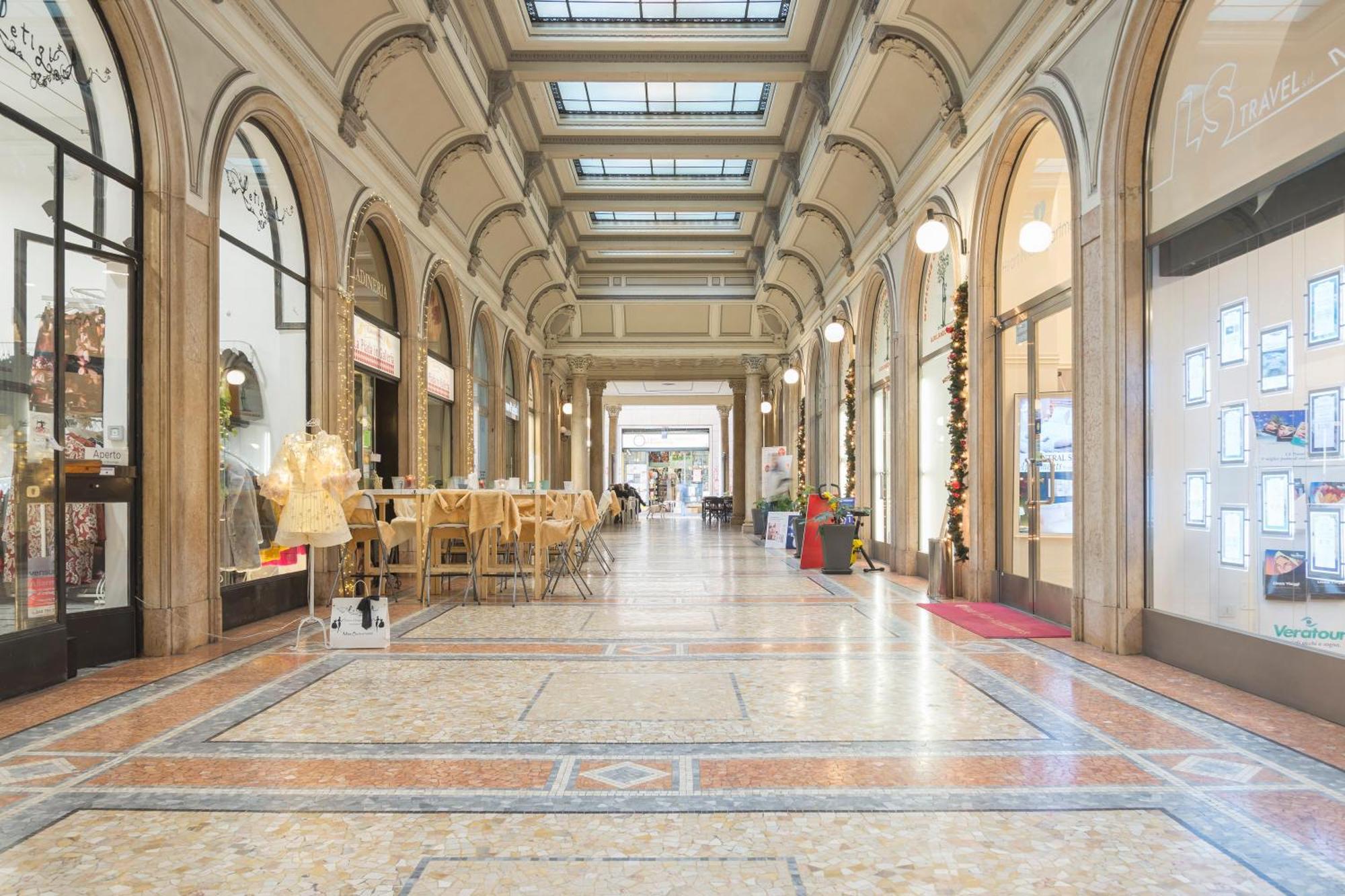 Heart Milan Apartments Duomo Missori ภายนอก รูปภาพ