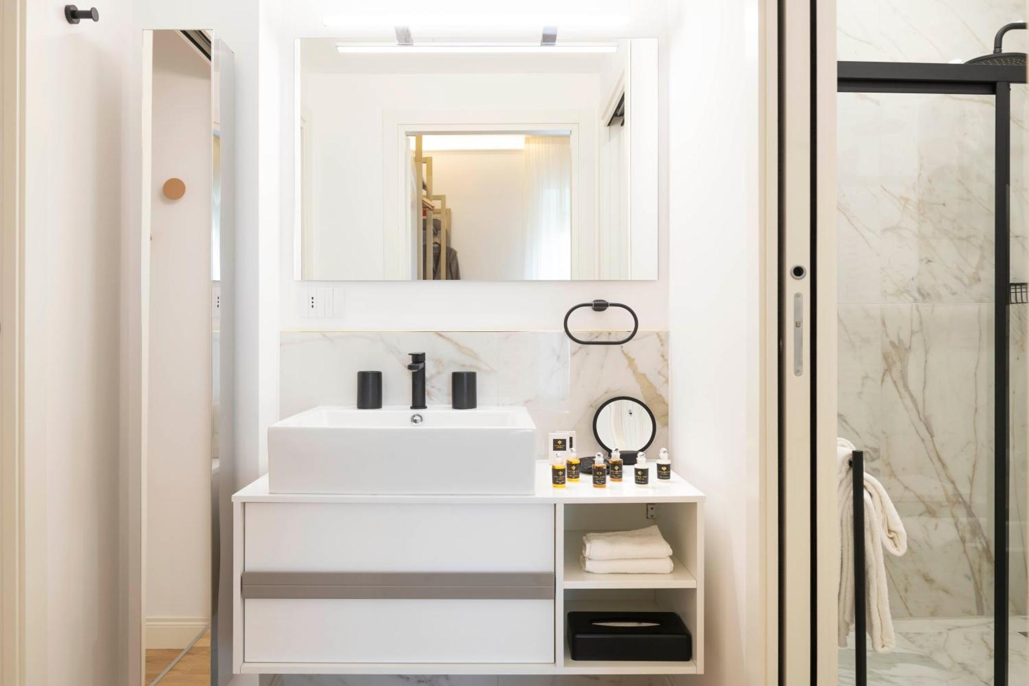 Heart Milan Apartments Duomo Missori ภายนอก รูปภาพ